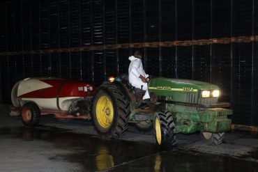 el_ayuntamiento_de_cartaya_agradece_la_colaboracion_de_la_cooperativa_y_los_agricultores_en_la_desinfeccion_de_las_calles_3