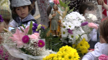20-05-2022 - ofrenda de flores guarderia